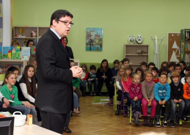 Jovanović šokirao učitelje i profesore: Nema novca za prijevoz