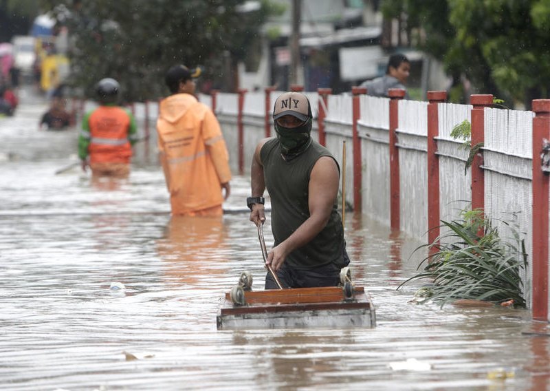 Najsmrtonosnija katastrofa u sedam godina: U poplavama i klizanju tla poginula 21 osoba