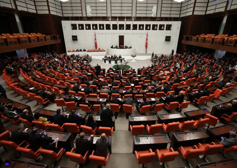 Turski parlament odobrio razmještaj trupa u Libiji