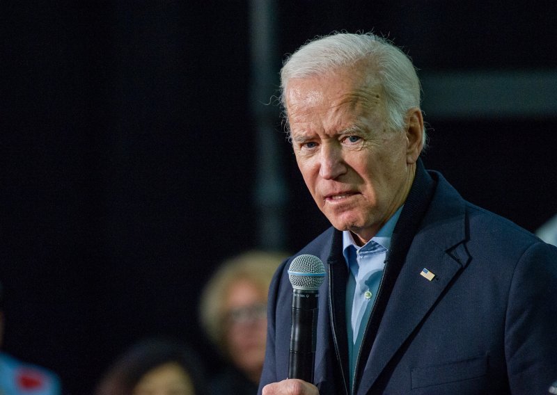 Dobre ankete, ali premalo plakata: Kako je Joe Biden posrnuo u Iowi