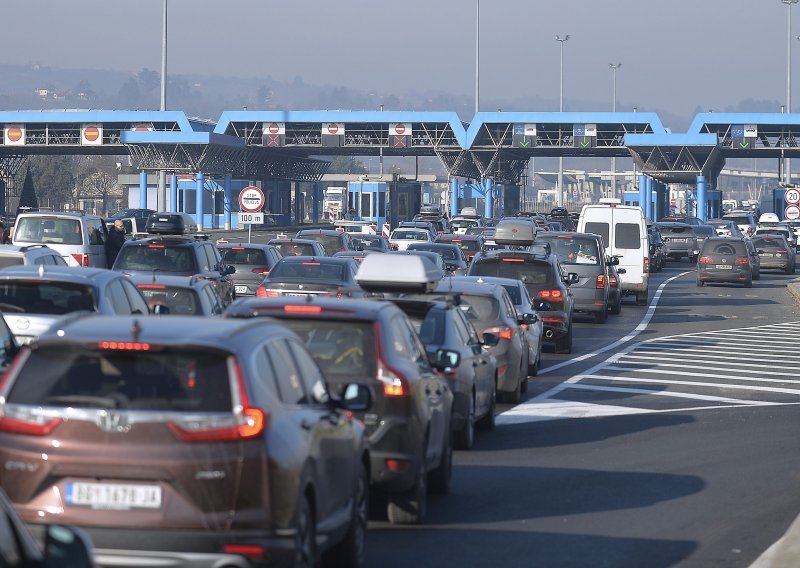 Pojačan promet prema Sloveniji, povremeno zastoji