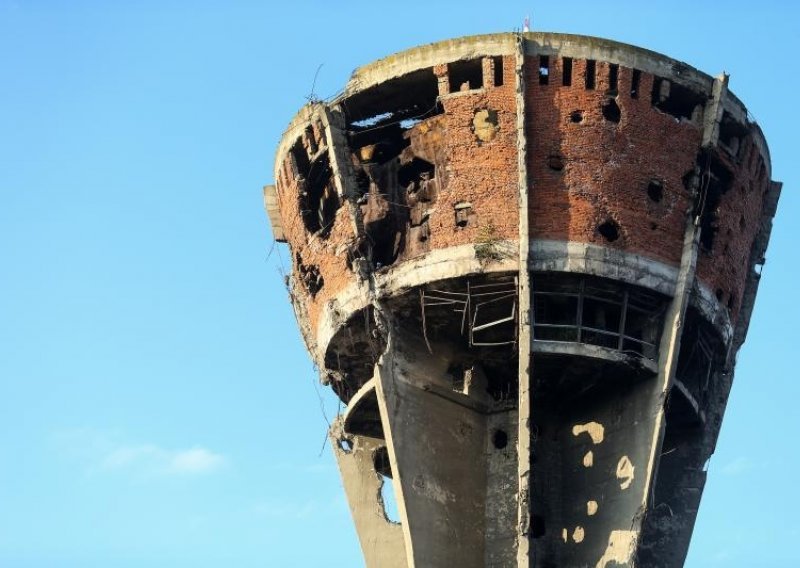 Hamburg za Vukovar: Iseljenici donirali 10.000 eura za obnovu vodotornja