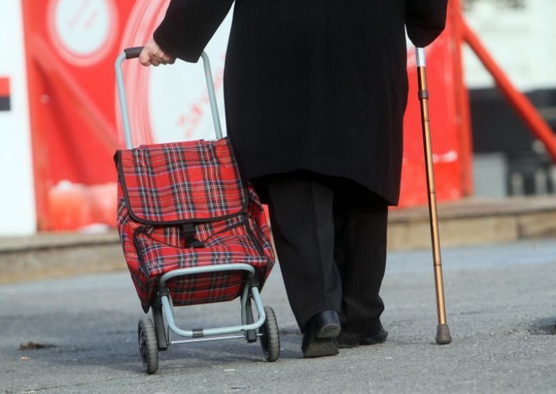 Starije osobe u Vukovaru ostaju bez pomoći u kući