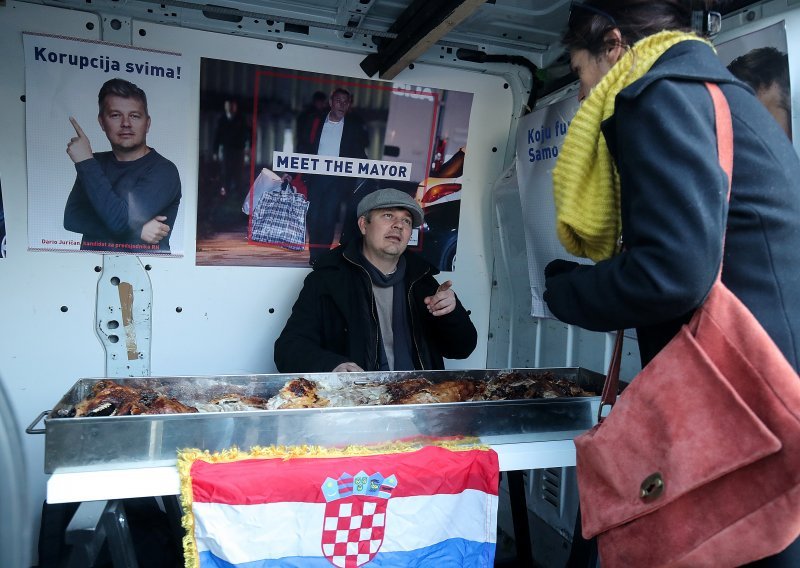 Juričan ispred Holdinga podignuo šator, donio plinsku bocu, podijelio janjetinu i pozvao Milanovića da dođe