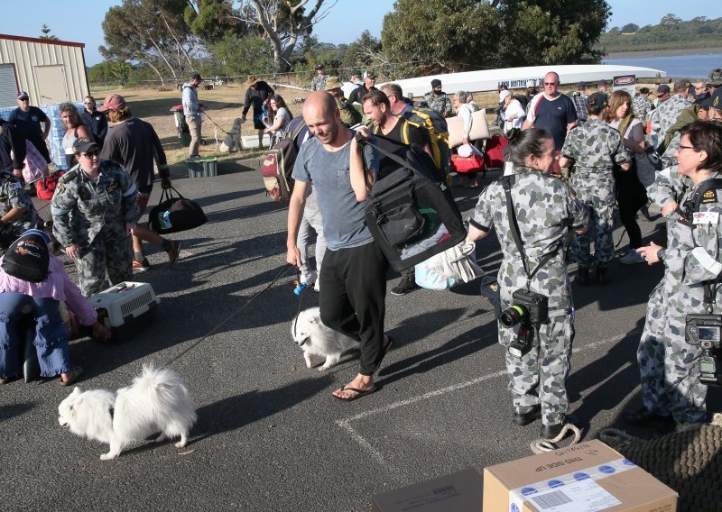 Australija ponovno pozvala na masovnu evakuaciju zbog velikih požara