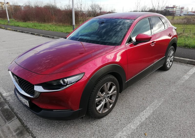 [FOTO/VIDEO] Vozili smo Mazdu CX-30 s benzinskim Skyactiv-G122 motorom