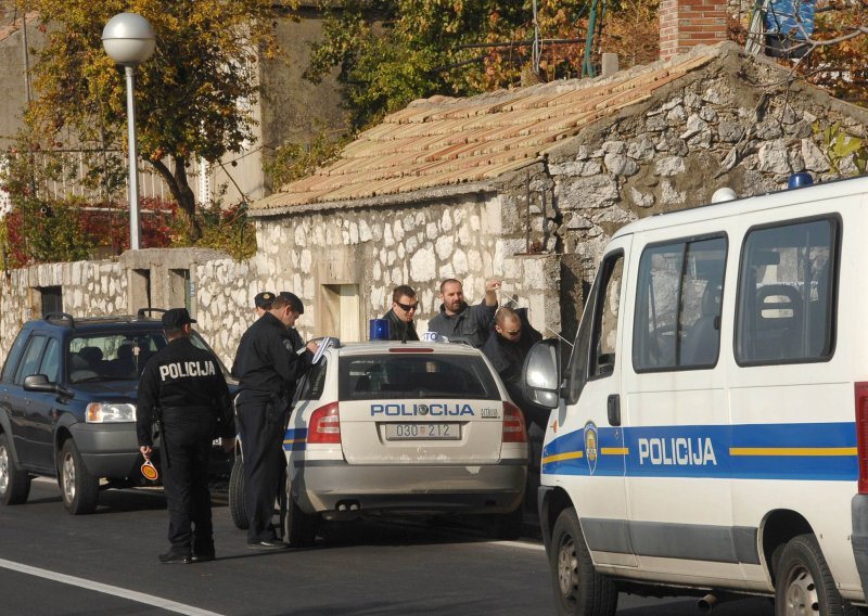 Samoubojica se raznio ručnom bombom