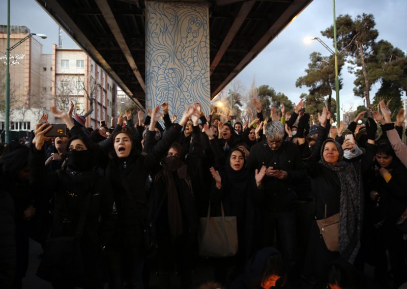 Iran pozvao na razgovor britanskog veleposlanika zbog sudjelovanja na prosvjedu