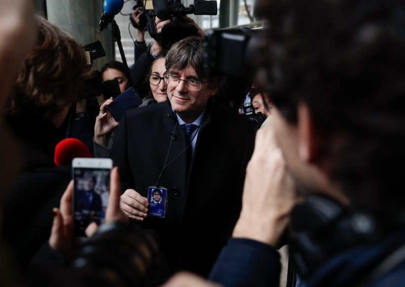 Puigdemont u Europskom parlamentu, Španjolska traži ukidanje imuniteta i izručenje
