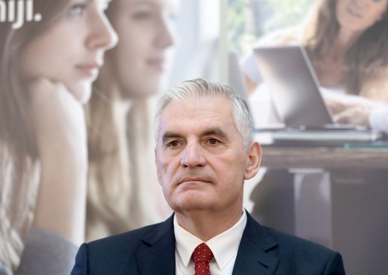 Šef Zagrebačke banke iznenada podnio ostavku, poznat i njegov nasljednik