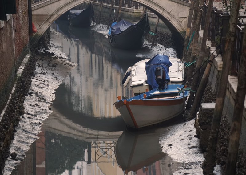 Venecijanski kanali gotovo presušili dva mjeseca nakon velikih poplava