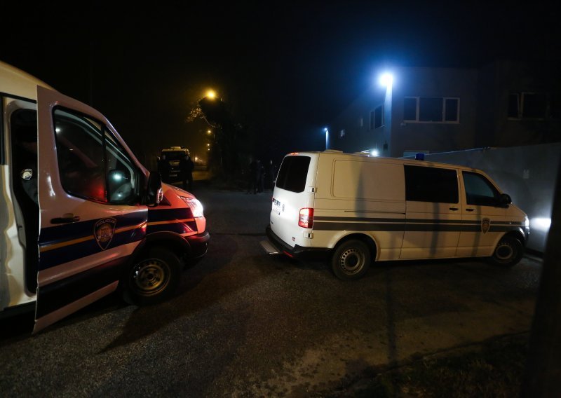 Osumnjičeni za trostruko ubojstvo u Splitu pod jakim policijskim osiguranjem stigao u Zatvorsku bolnicu u Zagrebu