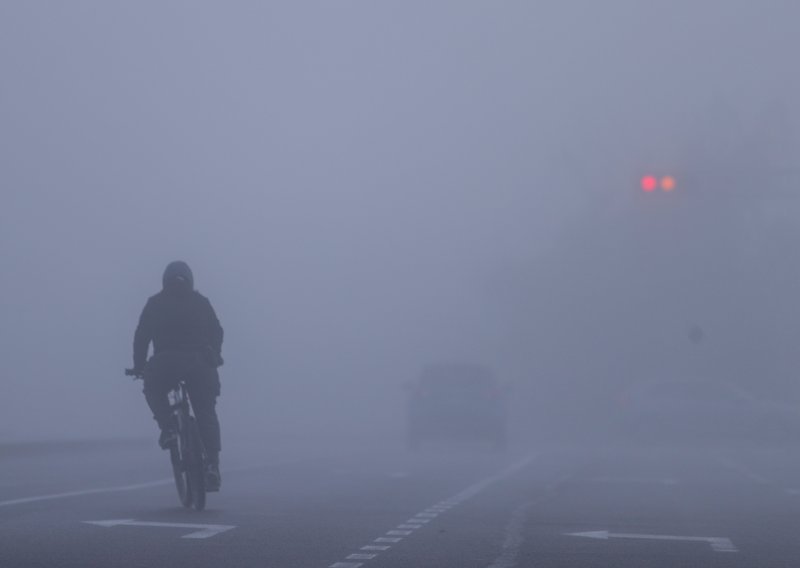 Zagađen zrak u Zagrebu, izdane preporuke: Izbjegavajte vožnju automobilom; djeca, trudnice i bolesnici - oprez