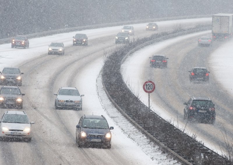 [VIDEO/FOTO]: Pet najčešćih pogrešaka koje činimo u vožnji u zimskim uvjetima