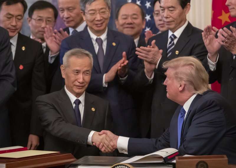 Trump s Pekingom potpisao prvu fazu trgovinskog sporazuma