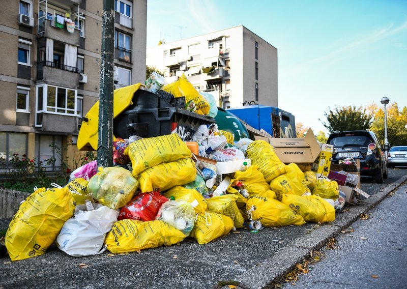 Nabavljaju kamione za 46 milijuna iako nemaju postrojenje za biootpad, Splićani preuzimaju zagrebačko smeće, ukidaju se zeleni otoci…