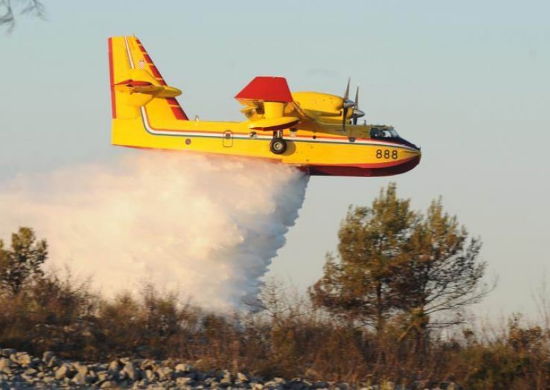 Pilot iz kanadera vidio piromana u akciji