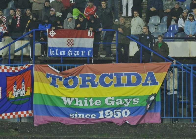 Transparent: 'Torcida White Gays since 1950.'