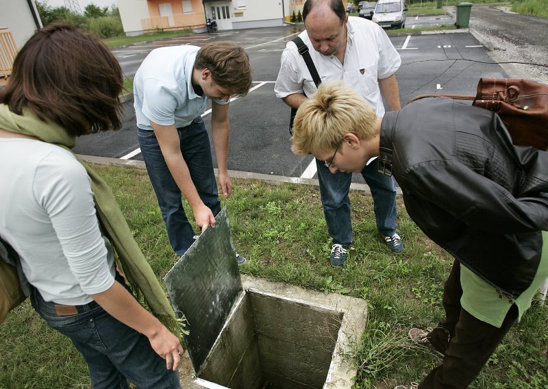 Djevojčica upala u šaht u Zagrebu