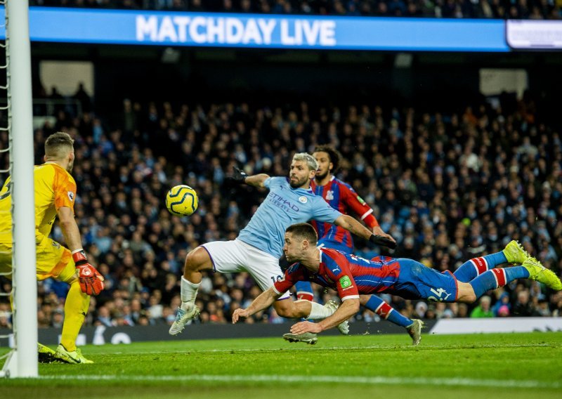 Sergio Aguero ušao i za samo šest minuta spasio City; Everton vodio 2:0 do 94. minute i ostao bez pobjede