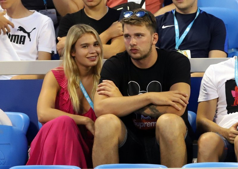 Slovenska ljepotica zarobila je srce Luke Dončića, jednog od najboljih košarkaša današnjice, a zbog atraktivnog izgleda je zvijezda i na Instagramu