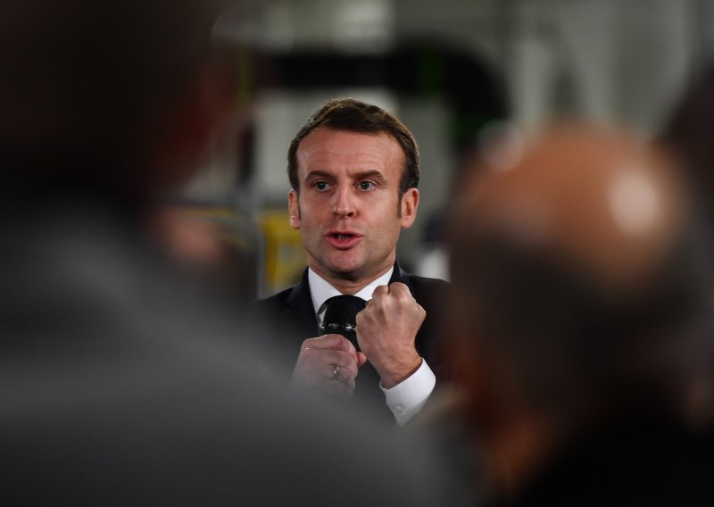 Macron: EU zatvara svoje granice u utorak u podne