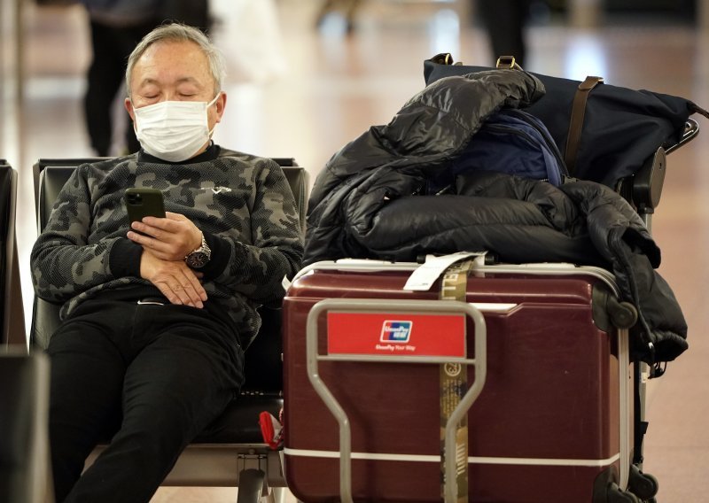 Kina ograničava promet u Wuhanu, broj zaraženih prešao 500