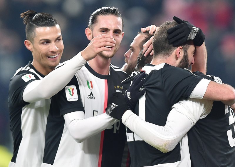 Juventus pregazio Romu predvođenu Nikolom Kalinićem i plasirao se u polufinale talijanskog Kupa