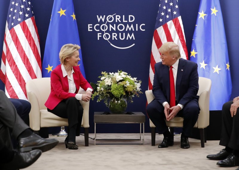 Donald Trump i Ursula von der Leyen neočekivano najavili prekoatlantski trgovinski ugovor