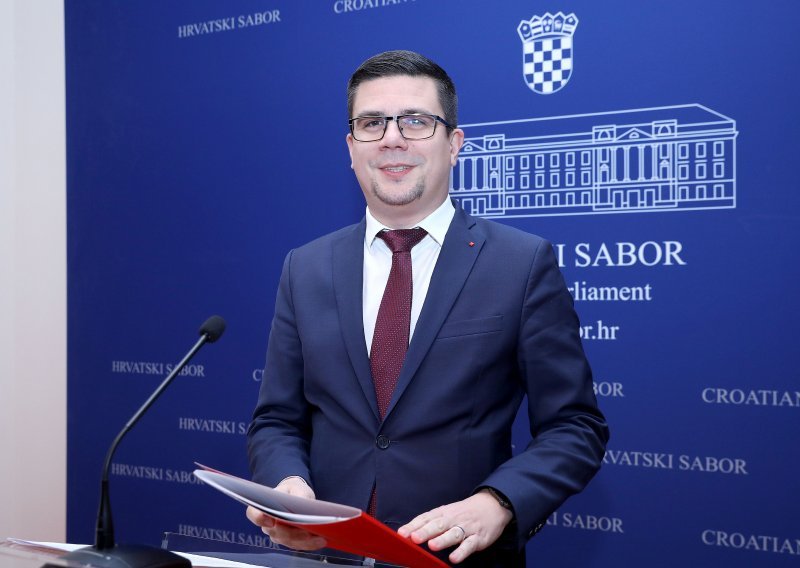 Hajduković: Pozivam premijera da razriješi ministra Kujundžića