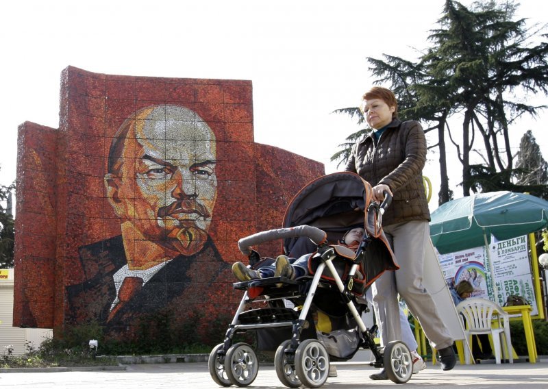 U Francuskoj kipovi Lenjina, Mao Zedonga, Churchilla...