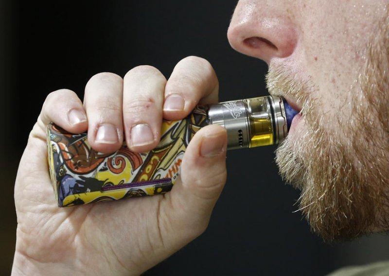 Američki regulator povukao upozorenje za e-cigarete, zaključio da su slučajevi oboljenja povezani s THC-om