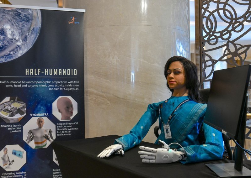 Ovo je Vyommitra, prvi ženski humanoidni robot kojeg Indija planira poslati u svemir