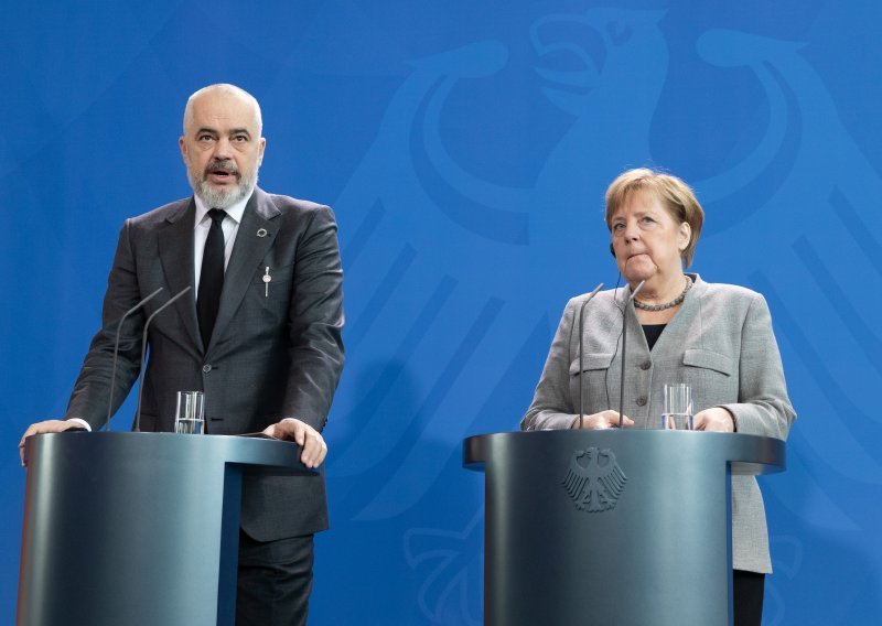 Merkel se nada otvaranju pregovora s Albanijom i Sjevernom Makedonijom u ožujku