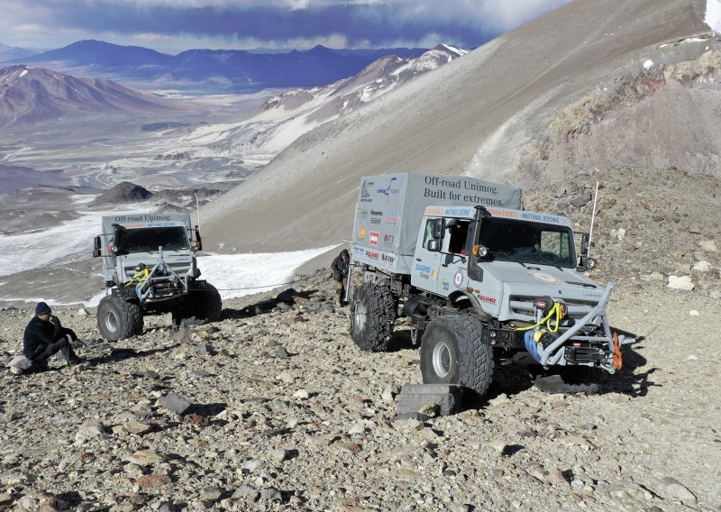 Mercedes-Benz Unimog na 6694 metara nadmorske visine; Svjetski rekord za vozilo s kotačima