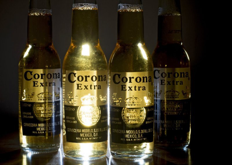 Internet gori: Googleove pretrage otkrivaju da sve više ljudi misli da koronavirus uzrokuje jedna vrsta piva