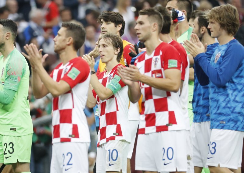 Navijači iz dijaspore tvrde kako su prvi dobili novi dres Hrvatske: Hoće li 'Vatreni' stvarno u ovome ići na Euro?