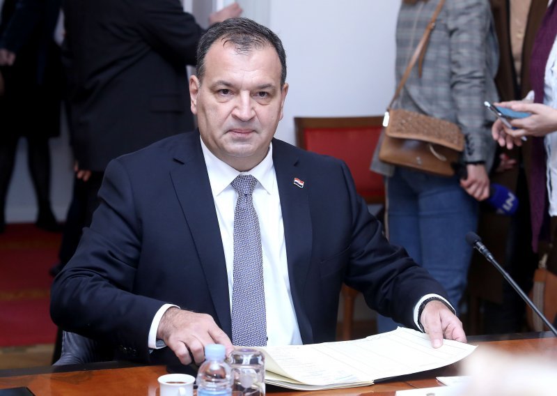 Bez iznenađenja: Vili Beroš s 81 glasom 'za' izabran za ministra zdravstva