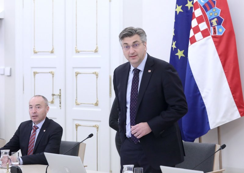 Prva sjednica Vlade nakon smjene Milana Kujundžića, Plenković o tome ni riječi