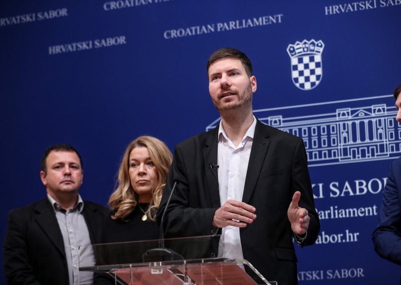 Pernar protiv uvođenja trošarina na e-tekućine za parilice