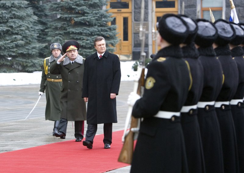 Janukovič prisegnuo i obećao neutralnost Ukrajine