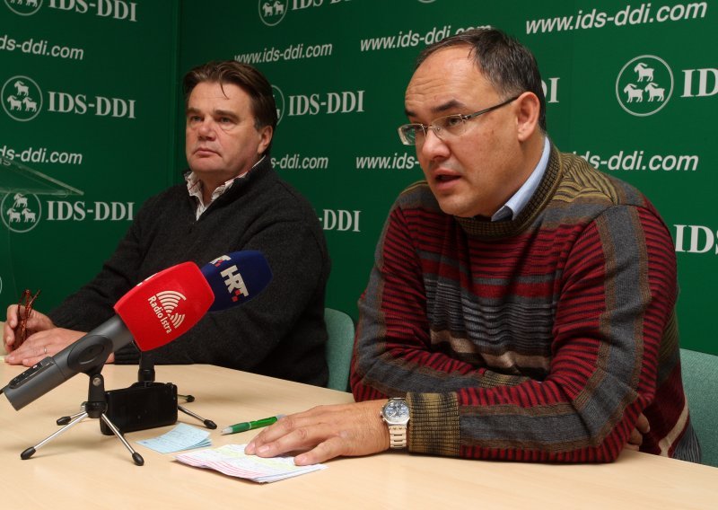 Slovenski referendum je izrugivanje Jadranki Kosor