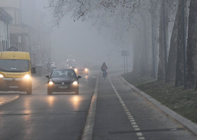 Magla usporava promet, evo gdje su najveće gužve