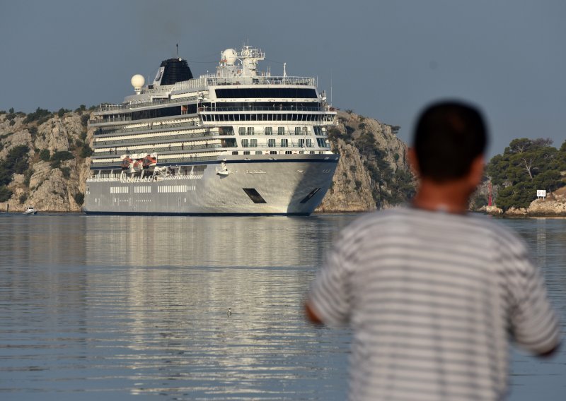 Dubrovnik, Split i Zadar počinju naplaćivati kruzerima ulazak u luke, cijene su smijurija u odnosu na konkurente