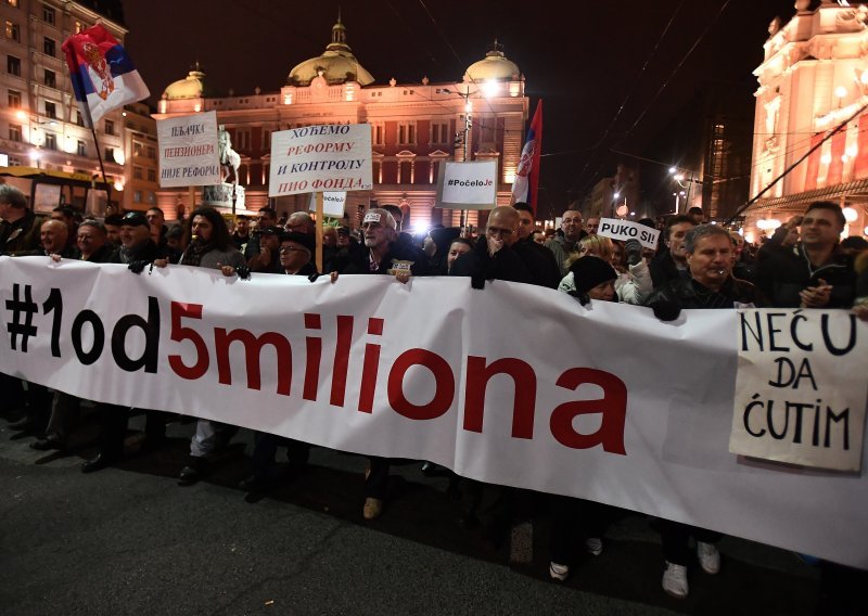 Lani ozbiljno zaprijetili Vučiću, a sada neslavno propadaju; evo što stoji iza raskola unutar pokreta 'Jedan od pet milijuna'