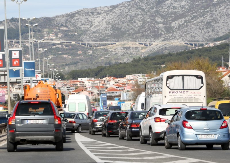 Zagrepčani, niste jedini: I na najveći dalmatinski rotor stiže semafor. Ispitali smo kada, kako i zašto