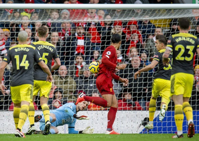 Liverpool je nezaustavljiv; 'Redsi' golijadom nastavili svoj juriš prema naslovu prvaka kojeg čekaju 30 godina