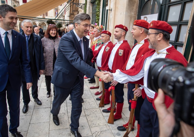 Plenković o nedolasku u Rijeku: Ne znam zašto se netko tko još nije stupio na dužnost u to miješa