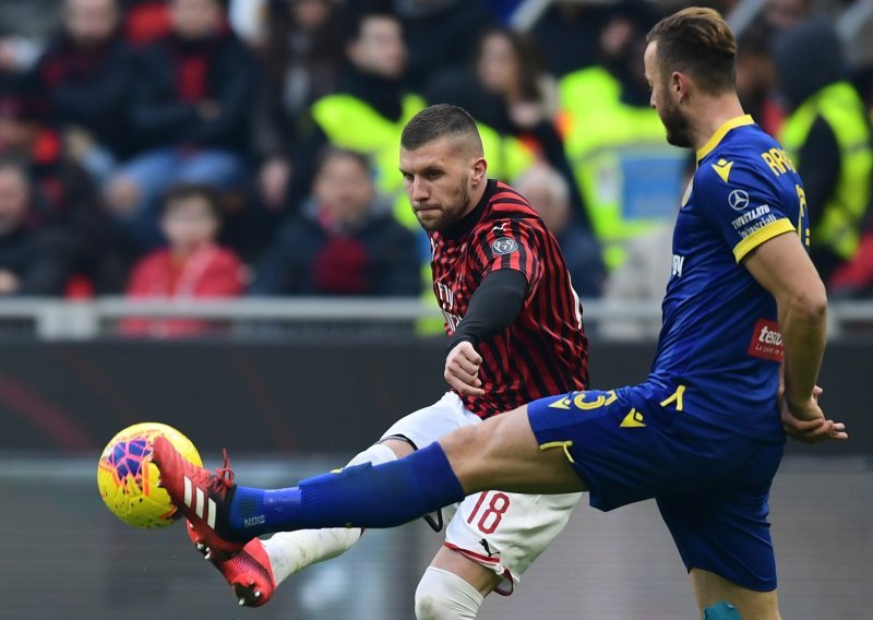 Kiks Milana protiv Verone, Lazio rasturio SPAL, na utakmici Atalante i Genoe pala čak četiri gola u 35 minuta...