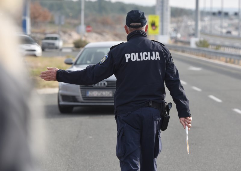 Kod Ilove pijan vozio neregistrirani automobil, završio u zatvoru